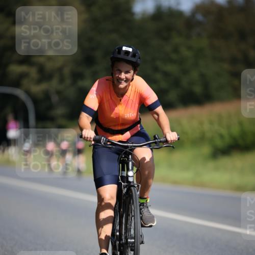 01.09.2024 - 17. Tribühne Triathlon H.Heesch http://msf.ph/oto/6945444 01.09.2024 11:47:16 Radfahren 349, 377, 415, 473, 522, 541 meine-sportfotos.de