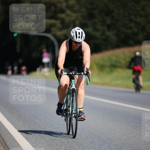 01.09.2024 - 17. Tribühne Triathlon H.Heesch http://msf.ph/oto/6945482 01.09.2024 11:47:27 Radfahren 472, 477, 482, 528, 555 meine-sportfotos.de
