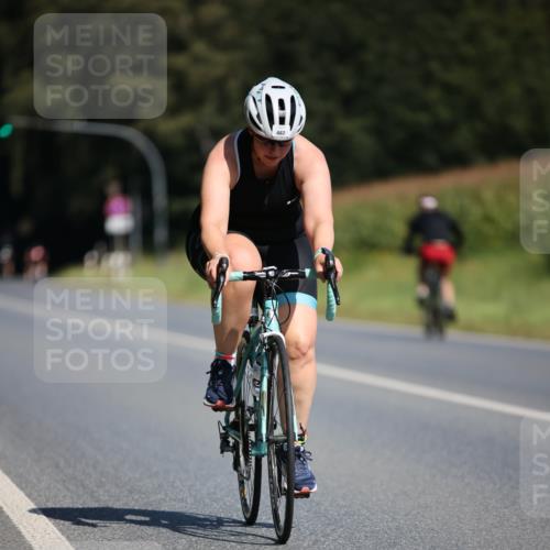 01.09.2024 - 17. Tribühne Triathlon H.Heesch http://msf.ph/oto/6945490 01.09.2024 11:47:27 Radfahren 472, 477, 482, 528, 555 meine-sportfotos.de