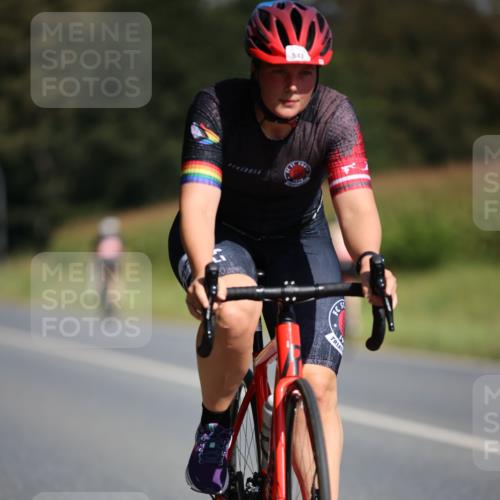 01.09.2024 - 17. Tribühne Triathlon H.Heesch http://msf.ph/oto/6945518 01.09.2024 11:47:41 Radfahren 464, 467, 483, 499, 543, 629 meine-sportfotos.de