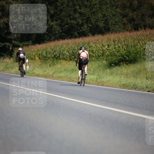 01.09.2024 - 17. Tribühne Triathlon H.Heesch http://msf.ph/oto/6945525 01.09.2024 11:47:42 Radfahren 467, 483, 499, 543, 629 meine-sportfotos.de