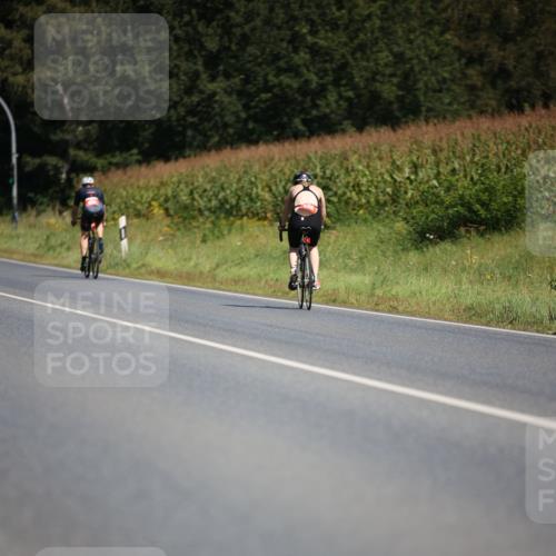 01.09.2024 - 17. Tribühne Triathlon H.Heesch http://msf.ph/oto/6945536 01.09.2024 11:47:42 Radfahren 467, 483, 499, 543, 629 meine-sportfotos.de