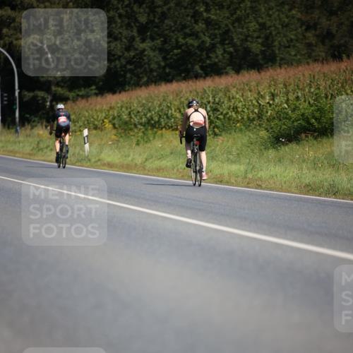 01.09.2024 - 17. Tribühne Triathlon H.Heesch http://msf.ph/oto/6945542 01.09.2024 11:47:42 Radfahren 467, 483, 499, 543, 629 meine-sportfotos.de