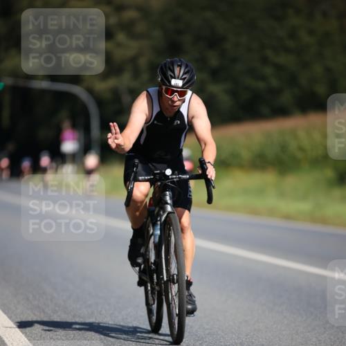 01.09.2024 - 17. Tribühne Triathlon H.Heesch http://msf.ph/oto/6945552 01.09.2024 11:47:48 Radfahren 402, 440, 483, 556, 629 meine-sportfotos.de