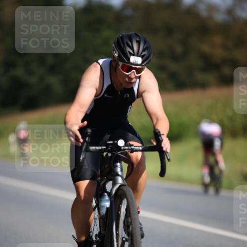 01.09.2024 - 17. Tribühne Triathlon H.Heesch http://msf.ph/oto/6945572 01.09.2024 11:47:49 Radfahren 402, 440, 483, 556, 629 meine-sportfotos.de