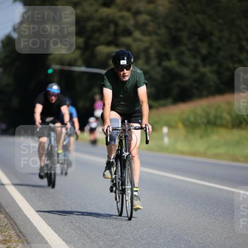 01.09.2024 - 17. Tribühne Triathlon H.Heesch http://msf.ph/oto/6945610 01.09.2024 11:47:58 Radfahren 443, 468, 500, 501, 668 meine-sportfotos.de