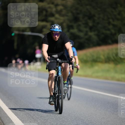 01.09.2024 - 17. Tribühne Triathlon H.Heesch http://msf.ph/oto/6945647 01.09.2024 11:48:00 Radfahren 443, 468, 500, 501, 668 meine-sportfotos.de
