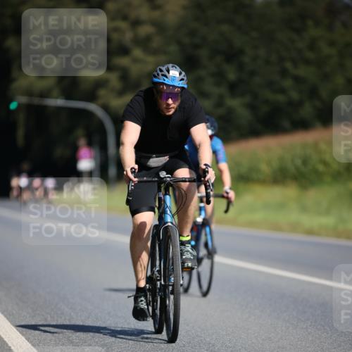 01.09.2024 - 17. Tribühne Triathlon H.Heesch http://msf.ph/oto/6945659 01.09.2024 11:48:00 Radfahren 443, 468, 500, 501, 668 meine-sportfotos.de