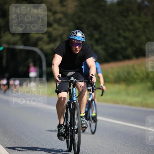 01.09.2024 - 17. Tribühne Triathlon H.Heesch http://msf.ph/oto/6945662 01.09.2024 11:48:00 Radfahren 443, 468, 500, 501, 668 meine-sportfotos.de