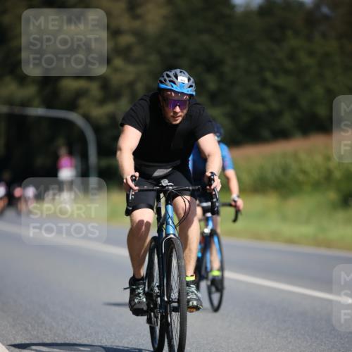 01.09.2024 - 17. Tribühne Triathlon H.Heesch http://msf.ph/oto/6945665 01.09.2024 11:48:00 Radfahren 443, 468, 500, 501, 668 meine-sportfotos.de