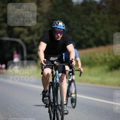 01.09.2024 - 17. Tribühne Triathlon H.Heesch http://msf.ph/oto/6945668 01.09.2024 11:48:00 Radfahren 443, 468, 500, 501, 668 meine-sportfotos.de