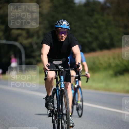 01.09.2024 - 17. Tribühne Triathlon H.Heesch http://msf.ph/oto/6945671 01.09.2024 11:48:01 Radfahren 443, 468, 500, 501, 668 meine-sportfotos.de