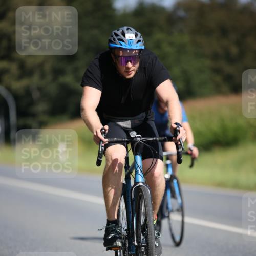 01.09.2024 - 17. Tribühne Triathlon H.Heesch http://msf.ph/oto/6945681 01.09.2024 11:48:01 Radfahren 443, 468, 500, 501, 668 meine-sportfotos.de
