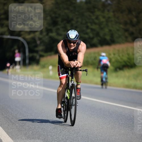 01.09.2024 - 17. Tribühne Triathlon H.Heesch http://msf.ph/oto/6945737 01.09.2024 11:49:07 Radfahren 416, 489, 547, 646 meine-sportfotos.de