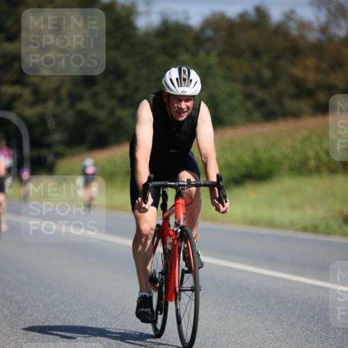01.09.2024 - 17. Tribühne Triathlon H.Heesch http://msf.ph/oto/6945777 01.09.2024 11:49:18 Radfahren 393, 416, 459, 494 meine-sportfotos.de