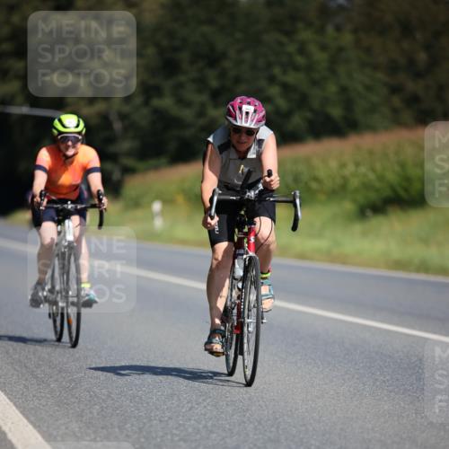 01.09.2024 - 17. Tribühne Triathlon H.Heesch http://msf.ph/oto/6945798 01.09.2024 11:49:21 Radfahren 393, 494 meine-sportfotos.de