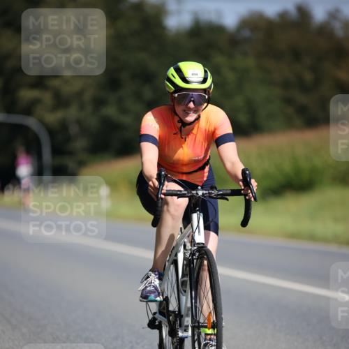 01.09.2024 - 17. Tribühne Triathlon H.Heesch http://msf.ph/oto/6945806 01.09.2024 11:49:22 Radfahren 393, 494 meine-sportfotos.de
