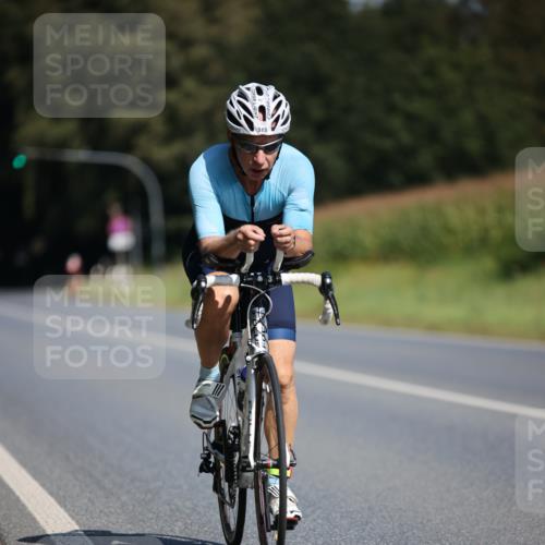 01.09.2024 - 17. Tribühne Triathlon H.Heesch http://msf.ph/oto/6945841 01.09.2024 11:49:51 Radfahren 471, 515, 518, 531, 562, 701 meine-sportfotos.de