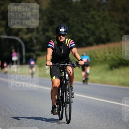01.09.2024 - 17. Tribühne Triathlon H.Heesch http://msf.ph/oto/6945866 01.09.2024 11:50:10 Radfahren 450, 496, 542, 546, 666 meine-sportfotos.de