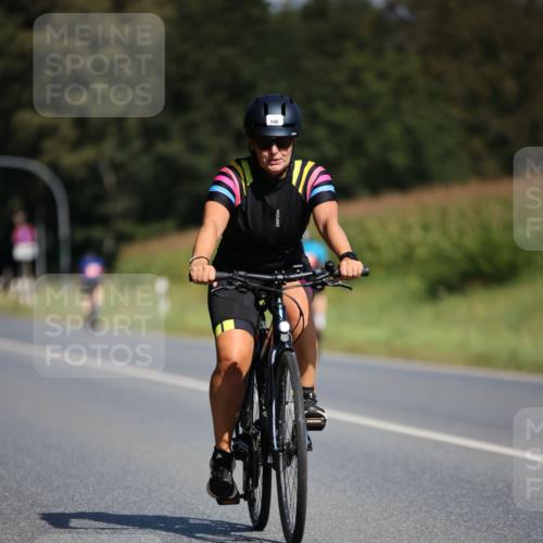 01.09.2024 - 17. Tribühne Triathlon H.Heesch http://msf.ph/oto/6945870 01.09.2024 11:50:10 Radfahren 450, 496, 542, 546, 666 meine-sportfotos.de