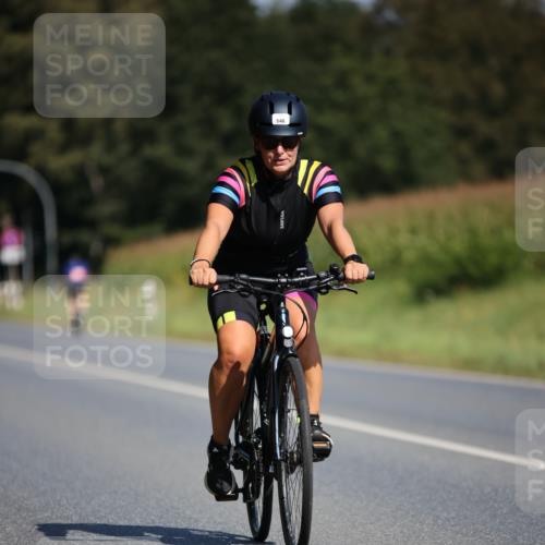 01.09.2024 - 17. Tribühne Triathlon H.Heesch http://msf.ph/oto/6945873 01.09.2024 11:50:10 Radfahren 450, 496, 542, 546, 666 meine-sportfotos.de