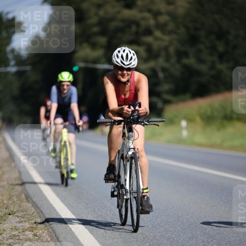 01.09.2024 - 17. Tribühne Triathlon H.Heesch http://msf.ph/oto/6945937 01.09.2024 11:50:19 Radfahren 447, 449, 450, 496, 521 meine-sportfotos.de