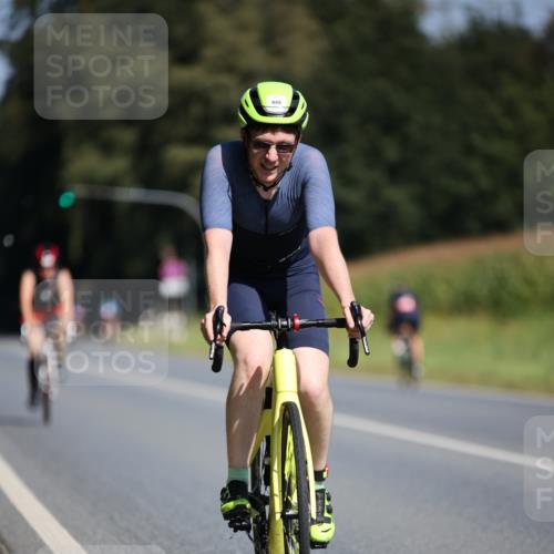 01.09.2024 - 17. Tribühne Triathlon H.Heesch http://msf.ph/oto/6945970 01.09.2024 11:50:21 Radfahren 447, 449, 450, 496, 521 meine-sportfotos.de