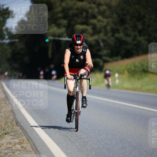 01.09.2024 - 17. Tribühne Triathlon H.Heesch http://msf.ph/oto/6945979 01.09.2024 11:50:24 Radfahren 447, 521 meine-sportfotos.de