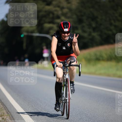01.09.2024 - 17. Tribühne Triathlon H.Heesch http://msf.ph/oto/6946001 01.09.2024 11:50:24 Radfahren 447, 521 meine-sportfotos.de