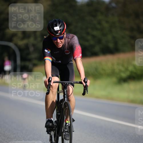 01.09.2024 - 17. Tribühne Triathlon H.Heesch http://msf.ph/oto/6946039 01.09.2024 11:51:01 Radfahren 334, 448, 536, 582, 624 meine-sportfotos.de