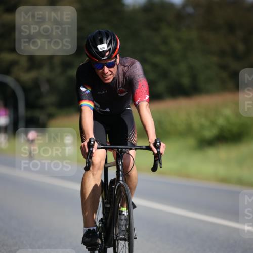 01.09.2024 - 17. Tribühne Triathlon H.Heesch http://msf.ph/oto/6946042 01.09.2024 11:51:01 Radfahren 334, 448, 536, 582, 624 meine-sportfotos.de