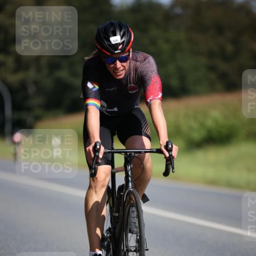 01.09.2024 - 17. Tribühne Triathlon H.Heesch http://msf.ph/oto/6946044 01.09.2024 11:51:01 Radfahren 334, 448, 536, 582, 624 meine-sportfotos.de