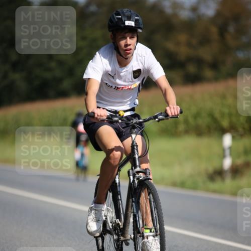 01.09.2024 - 17. Tribühne Triathlon H.Heesch http://msf.ph/oto/6946069 01.09.2024 11:51:11 Radfahren 334, 460, 549, 624, 656 meine-sportfotos.de