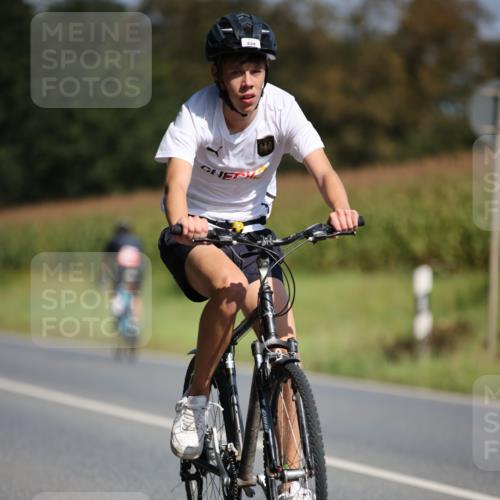 01.09.2024 - 17. Tribühne Triathlon H.Heesch http://msf.ph/oto/6946072 01.09.2024 11:51:11 Radfahren 334, 460, 549, 624, 656 meine-sportfotos.de