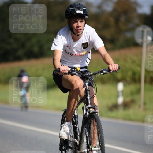 01.09.2024 - 17. Tribühne Triathlon H.Heesch http://msf.ph/oto/6946075 01.09.2024 11:51:11 Radfahren 334, 460, 549, 624, 656 meine-sportfotos.de