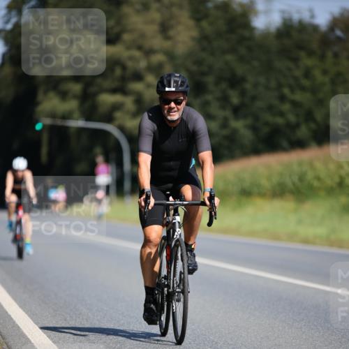 01.09.2024 - 17. Tribühne Triathlon H.Heesch http://msf.ph/oto/6946090 01.09.2024 11:51:18 Radfahren 322, 324, 460, 530, 656 meine-sportfotos.de