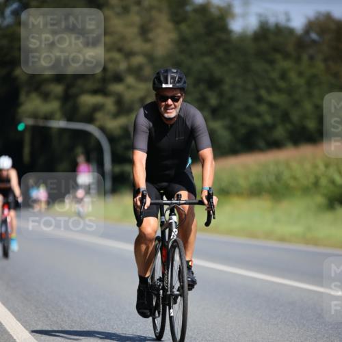 01.09.2024 - 17. Tribühne Triathlon H.Heesch http://msf.ph/oto/6946093 01.09.2024 11:51:18 Radfahren 322, 324, 460, 530, 656 meine-sportfotos.de