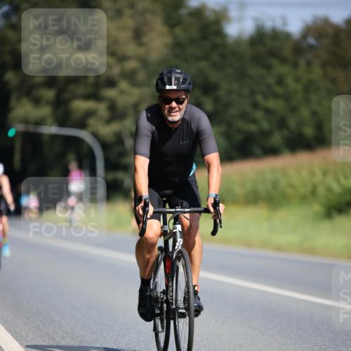 01.09.2024 - 17. Tribühne Triathlon H.Heesch http://msf.ph/oto/6946096 01.09.2024 11:51:18 Radfahren 322, 324, 460, 530, 656 meine-sportfotos.de