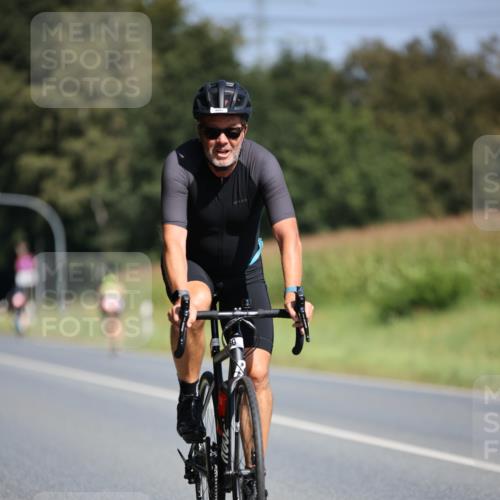 01.09.2024 - 17. Tribühne Triathlon H.Heesch http://msf.ph/oto/6946100 01.09.2024 11:51:19 Radfahren 322, 324, 460, 530, 656 meine-sportfotos.de