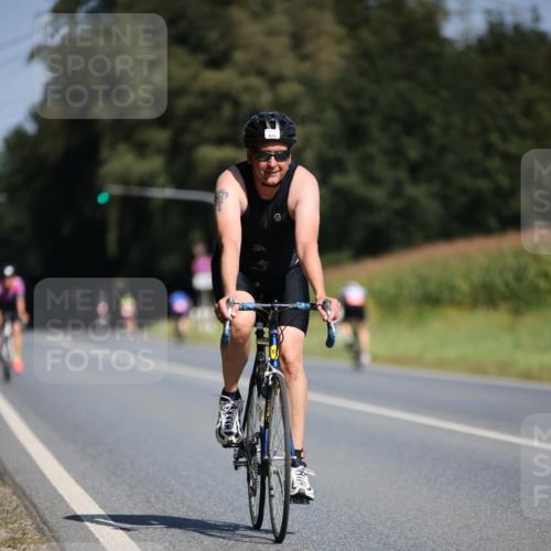 01.09.2024 - 17. Tribühne Triathlon H.Heesch http://msf.ph/oto/6946156 01.09.2024 11:51:29 Radfahren 425, 493, 530, 534, 658, 689 meine-sportfotos.de
