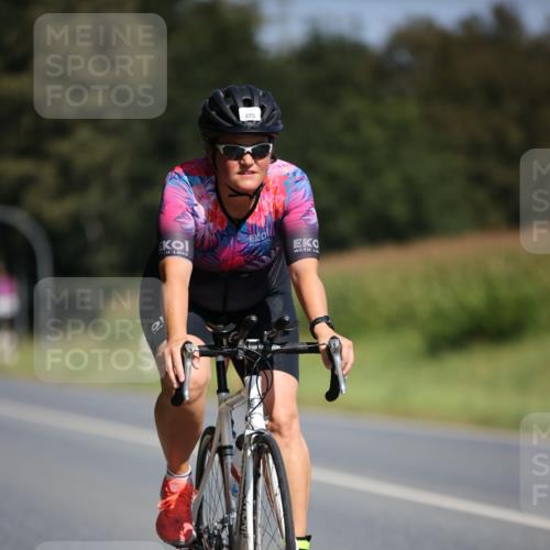01.09.2024 - 17. Tribühne Triathlon H.Heesch http://msf.ph/oto/6946189 01.09.2024 11:51:35 Radfahren 425, 493, 623, 630, 689 meine-sportfotos.de