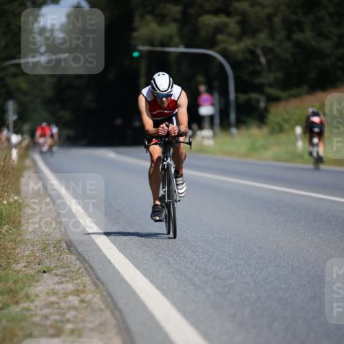 01.09.2024 - 17. Tribühne Triathlon H.Heesch http://msf.ph/oto/6946289 01.09.2024 11:52:21 Radfahren 355, 470, 526, 648, 686 meine-sportfotos.de