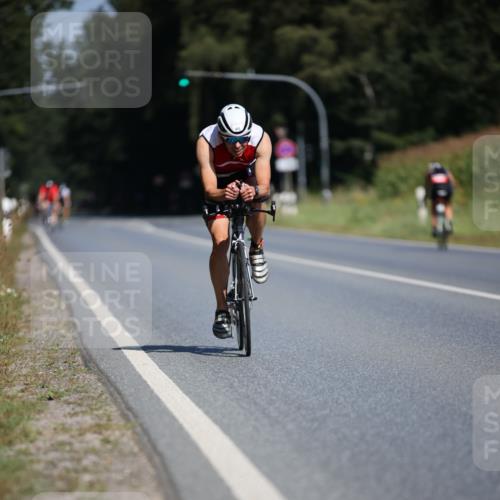 01.09.2024 - 17. Tribühne Triathlon H.Heesch http://msf.ph/oto/6946290 01.09.2024 11:52:21 Radfahren 355, 470, 526, 648, 686 meine-sportfotos.de