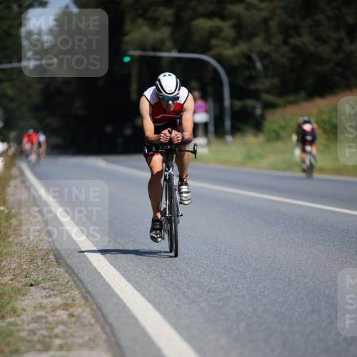 01.09.2024 - 17. Tribühne Triathlon H.Heesch http://msf.ph/oto/6946293 01.09.2024 11:52:21 Radfahren 355, 470, 526, 648, 686 meine-sportfotos.de