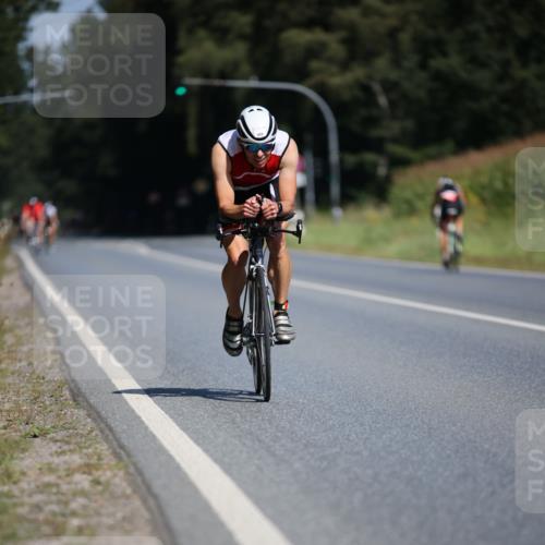 01.09.2024 - 17. Tribühne Triathlon H.Heesch http://msf.ph/oto/6946296 01.09.2024 11:52:21 Radfahren 355, 470, 526, 648, 686 meine-sportfotos.de