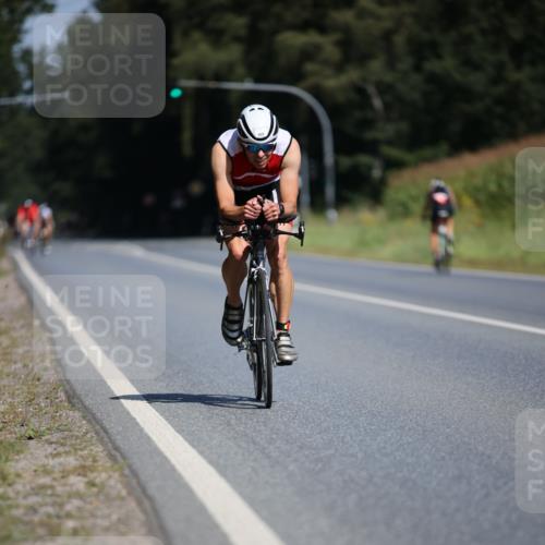 01.09.2024 - 17. Tribühne Triathlon H.Heesch http://msf.ph/oto/6946297 01.09.2024 11:52:21 Radfahren 355, 470, 526, 648, 686 meine-sportfotos.de