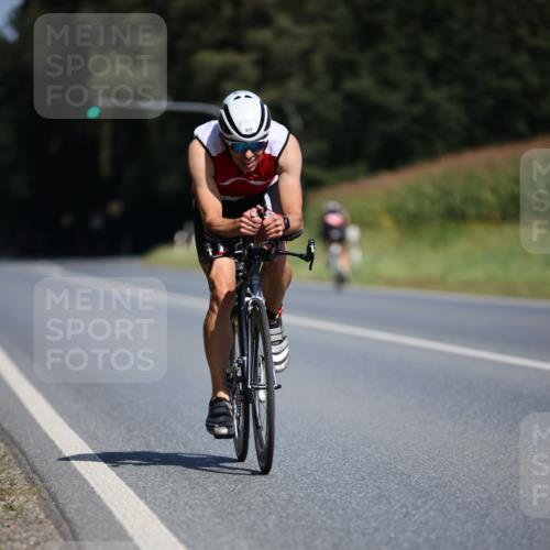 01.09.2024 - 17. Tribühne Triathlon H.Heesch http://msf.ph/oto/6946309 01.09.2024 11:52:21 Radfahren 355, 470, 526, 648, 686 meine-sportfotos.de