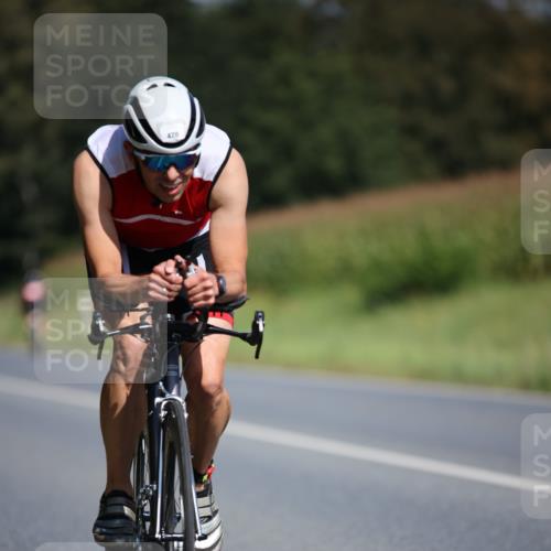 01.09.2024 - 17. Tribühne Triathlon H.Heesch http://msf.ph/oto/6946325 01.09.2024 11:52:22 Radfahren 355, 470, 526, 648 meine-sportfotos.de