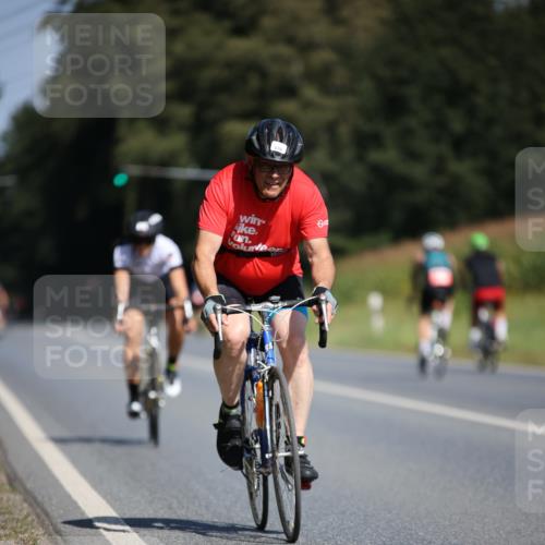 01.09.2024 - 17. Tribühne Triathlon H.Heesch http://msf.ph/oto/6946338 01.09.2024 11:52:34 Radfahren 463, 506, 520, 541, 574, 692 meine-sportfotos.de