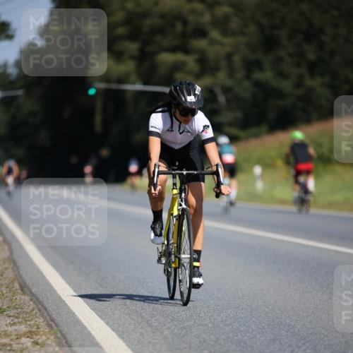 01.09.2024 - 17. Tribühne Triathlon H.Heesch http://msf.ph/oto/6946343 01.09.2024 11:52:35 Radfahren 463, 506, 520, 541, 574, 692 meine-sportfotos.de
